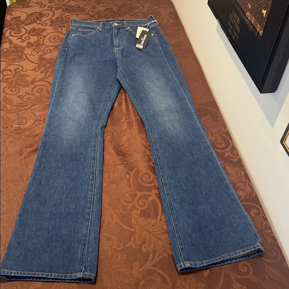 Veronica Beard Mid-Rise Boot cut Jeans. Size 26 - Picture 5 of 15